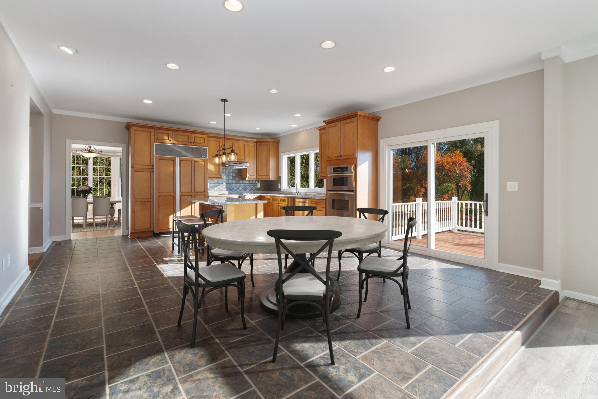 LA VISTA MANOR - Residential