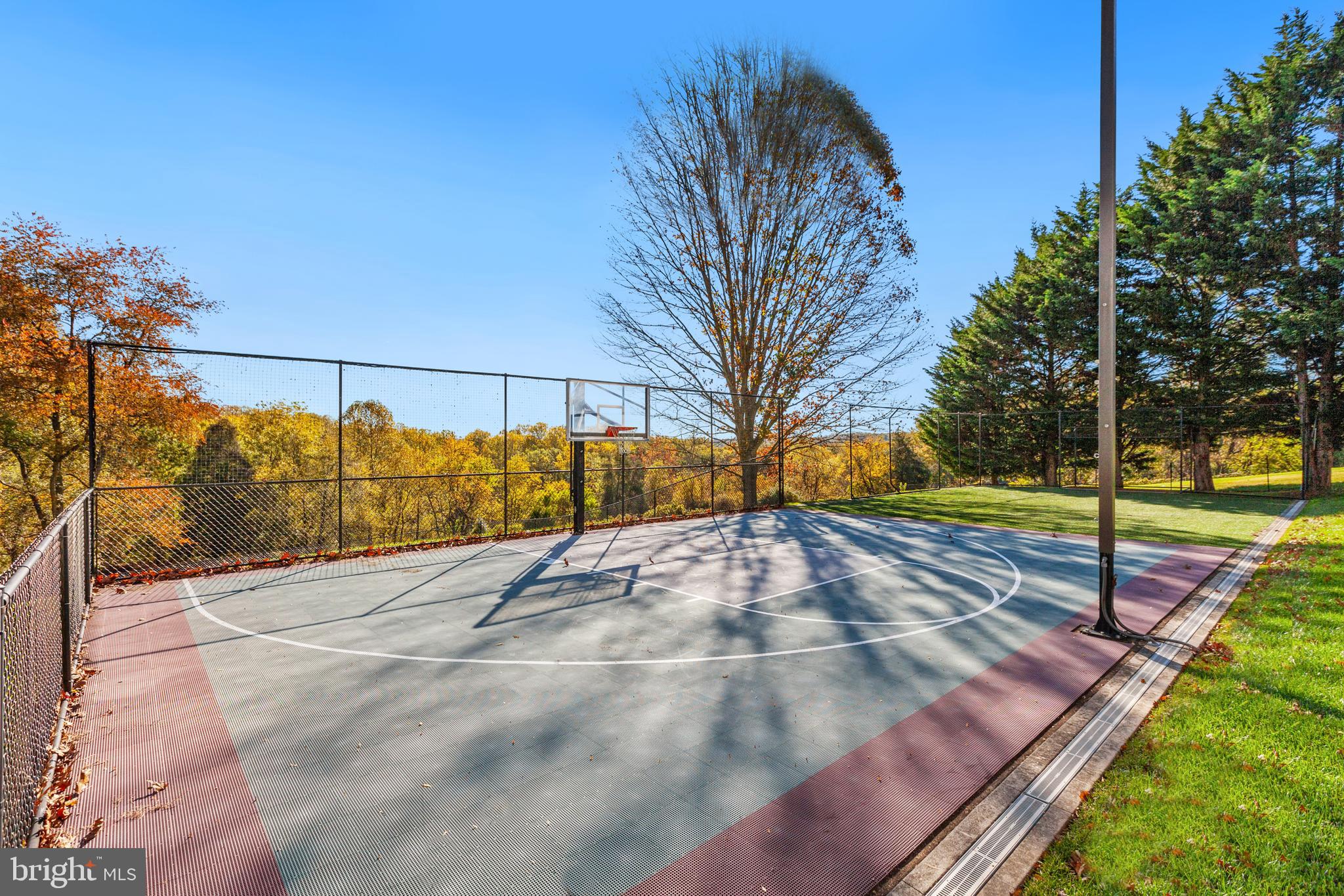 LA VISTA MANOR - Residential