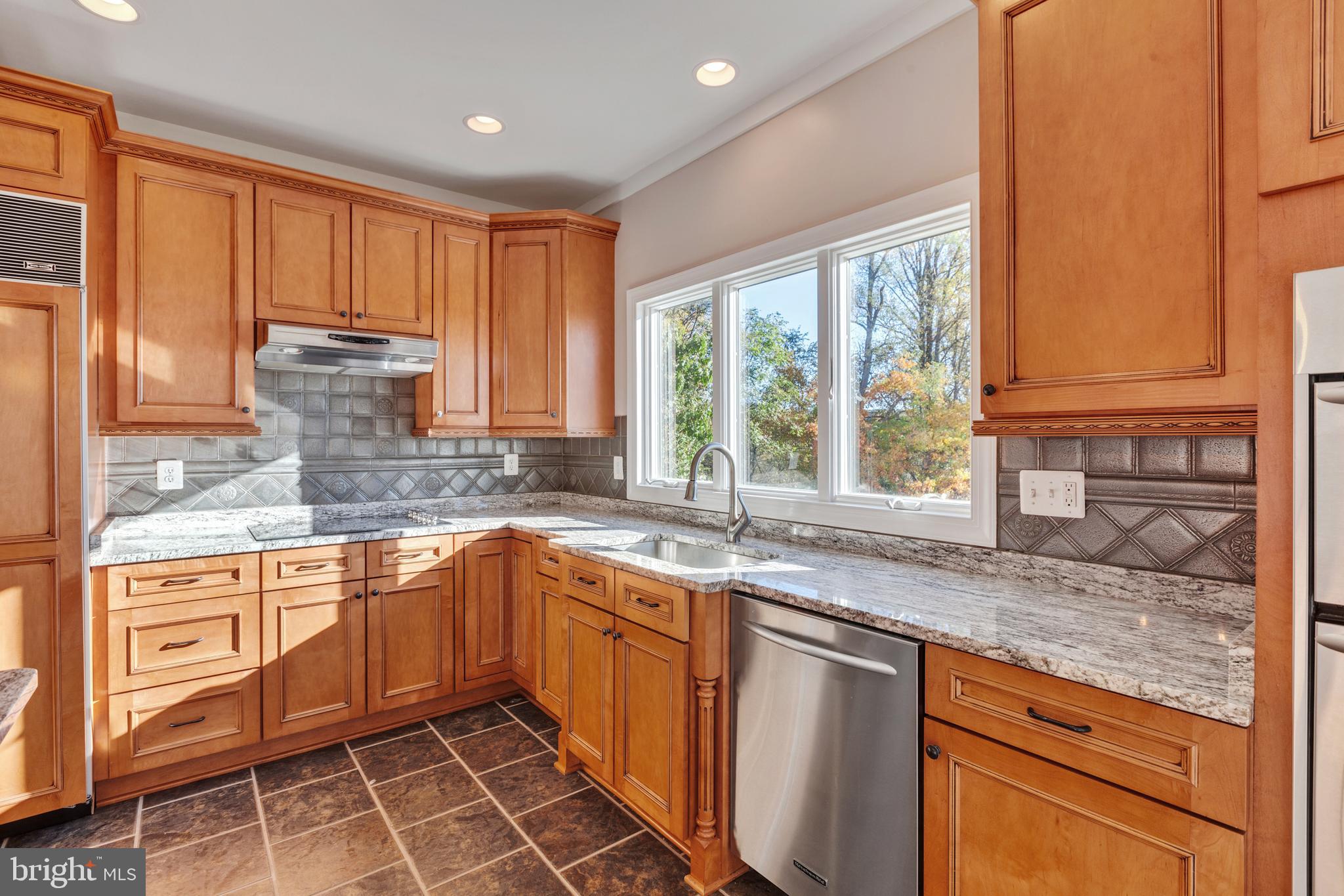 LA VISTA MANOR - Residential