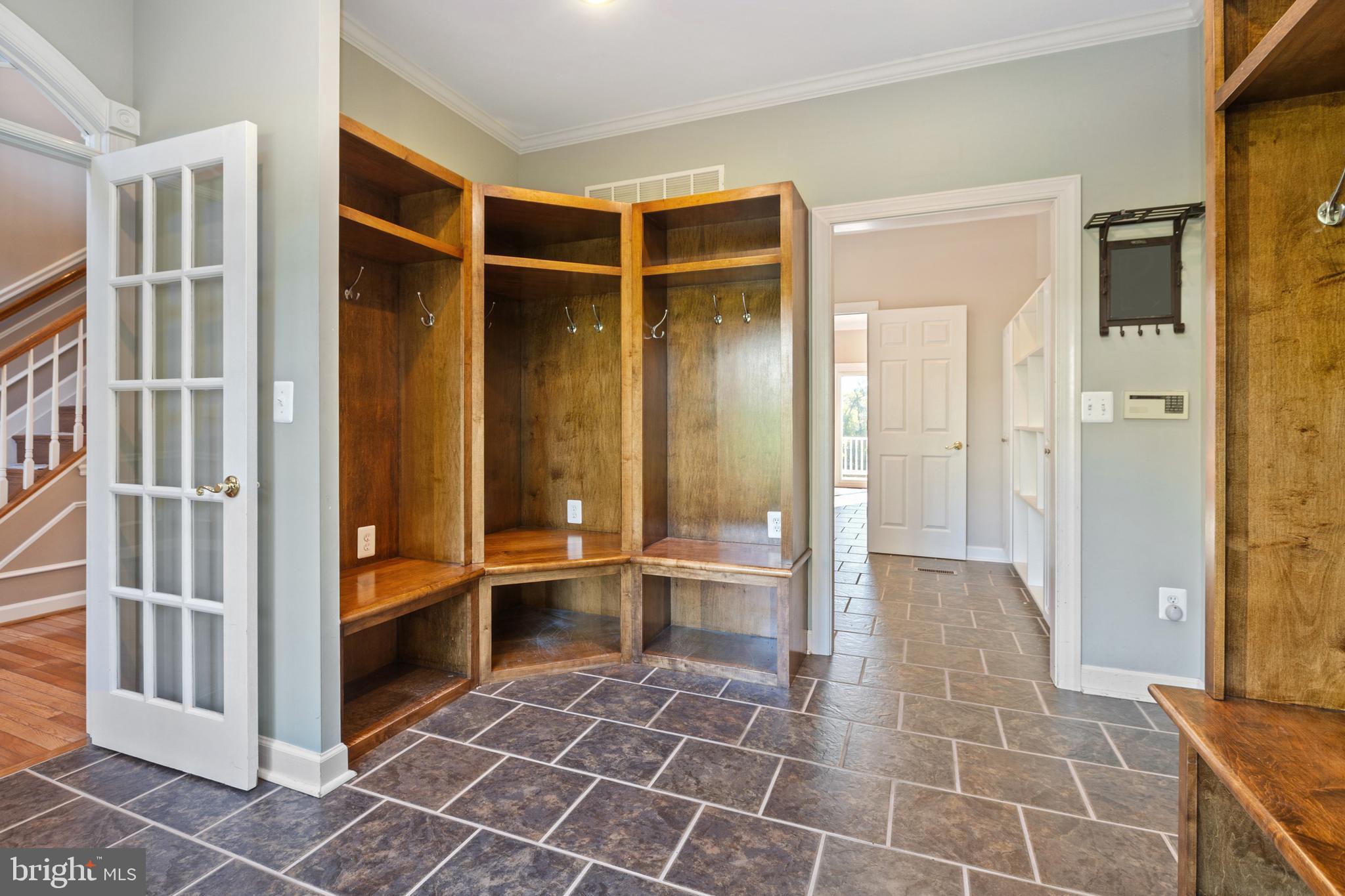 LA VISTA MANOR - Residential