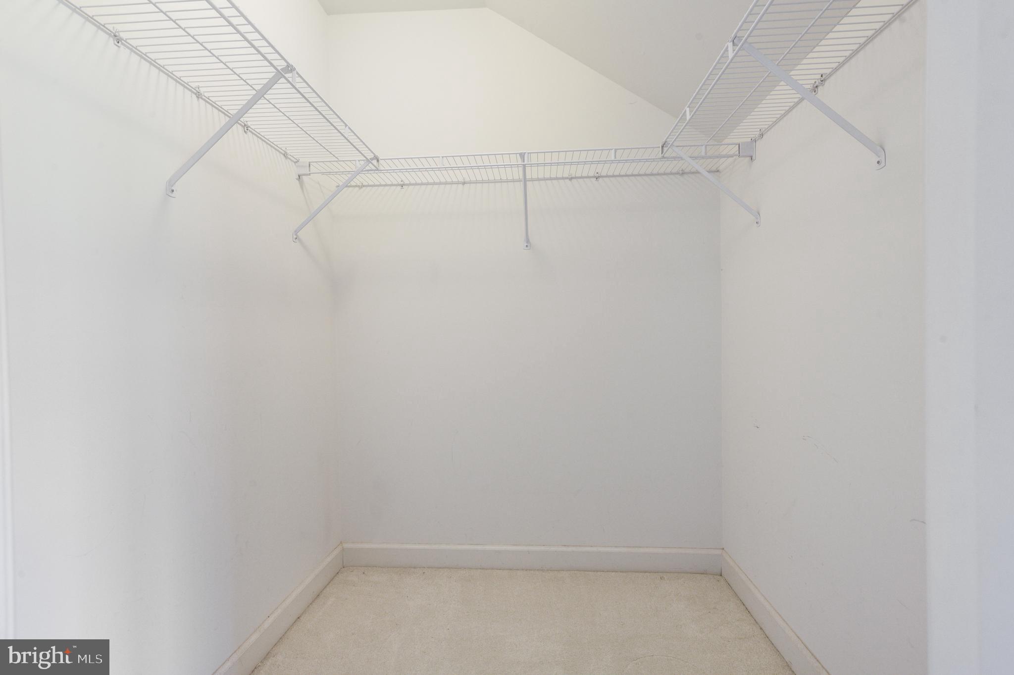 LA VISTA MANOR - Residential