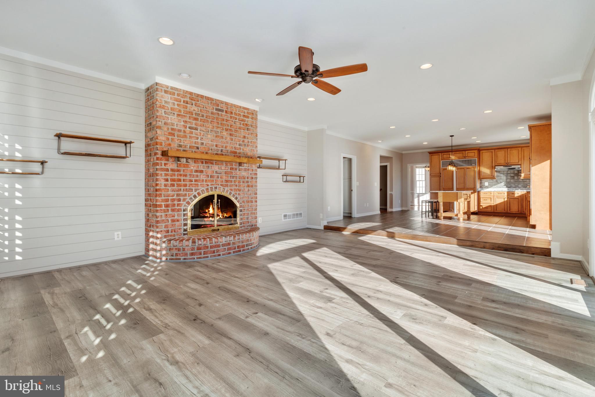 LA VISTA MANOR - Residential