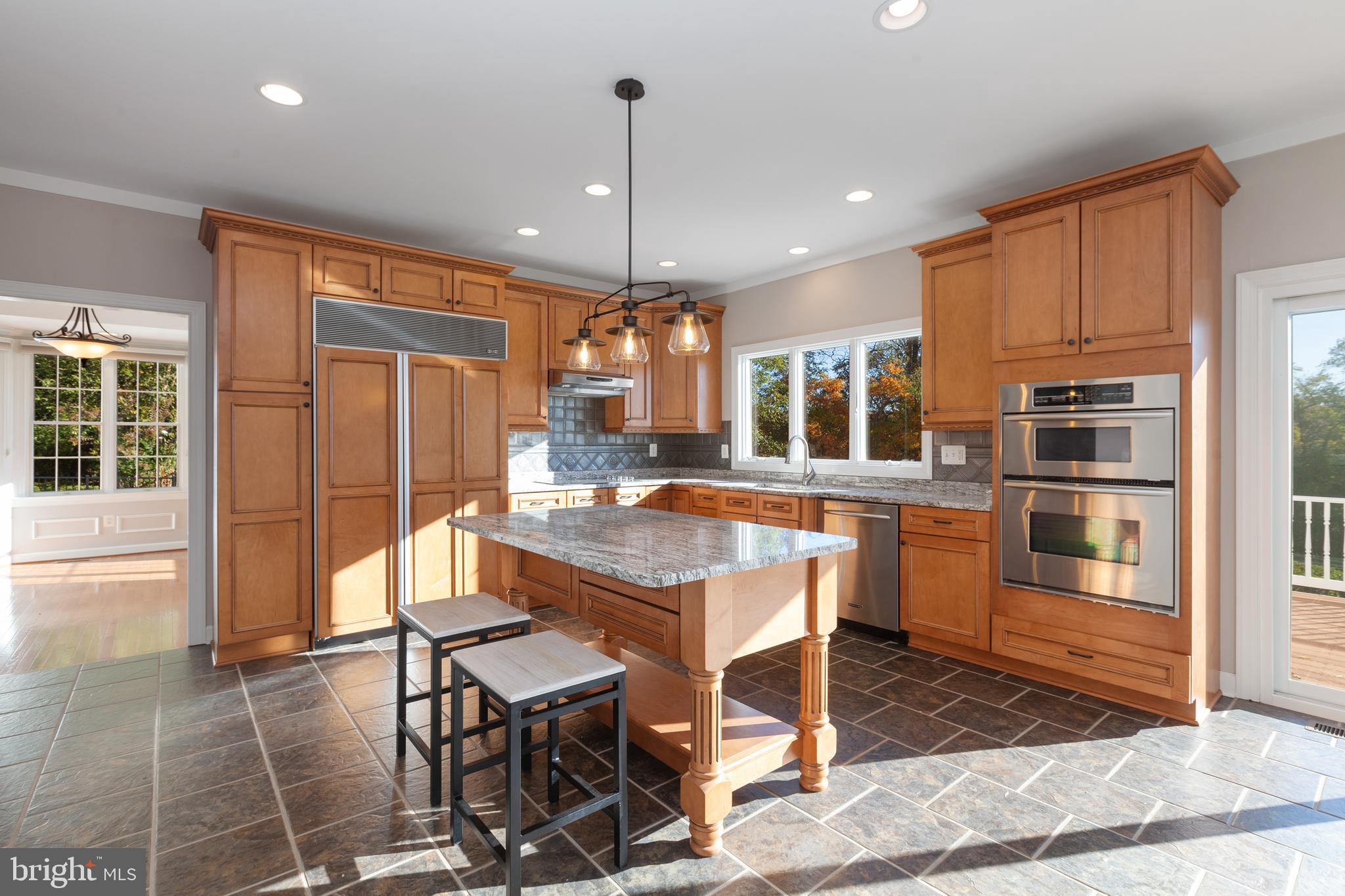 LA VISTA MANOR - Residential