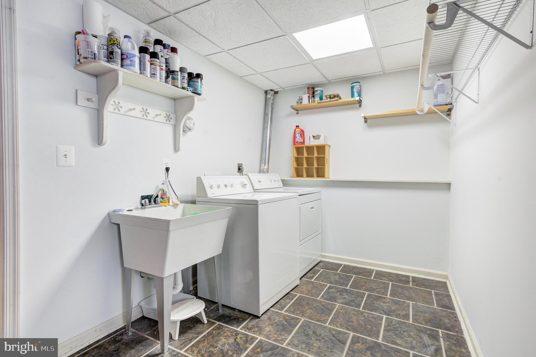 LA VISTA MANOR - Residential