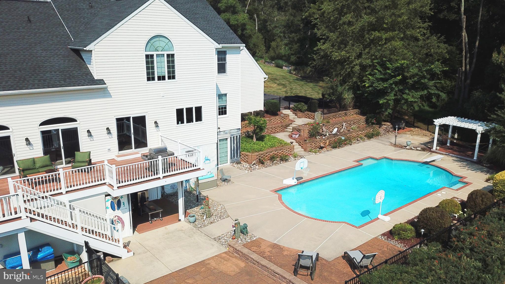 LA VISTA MANOR - Residential