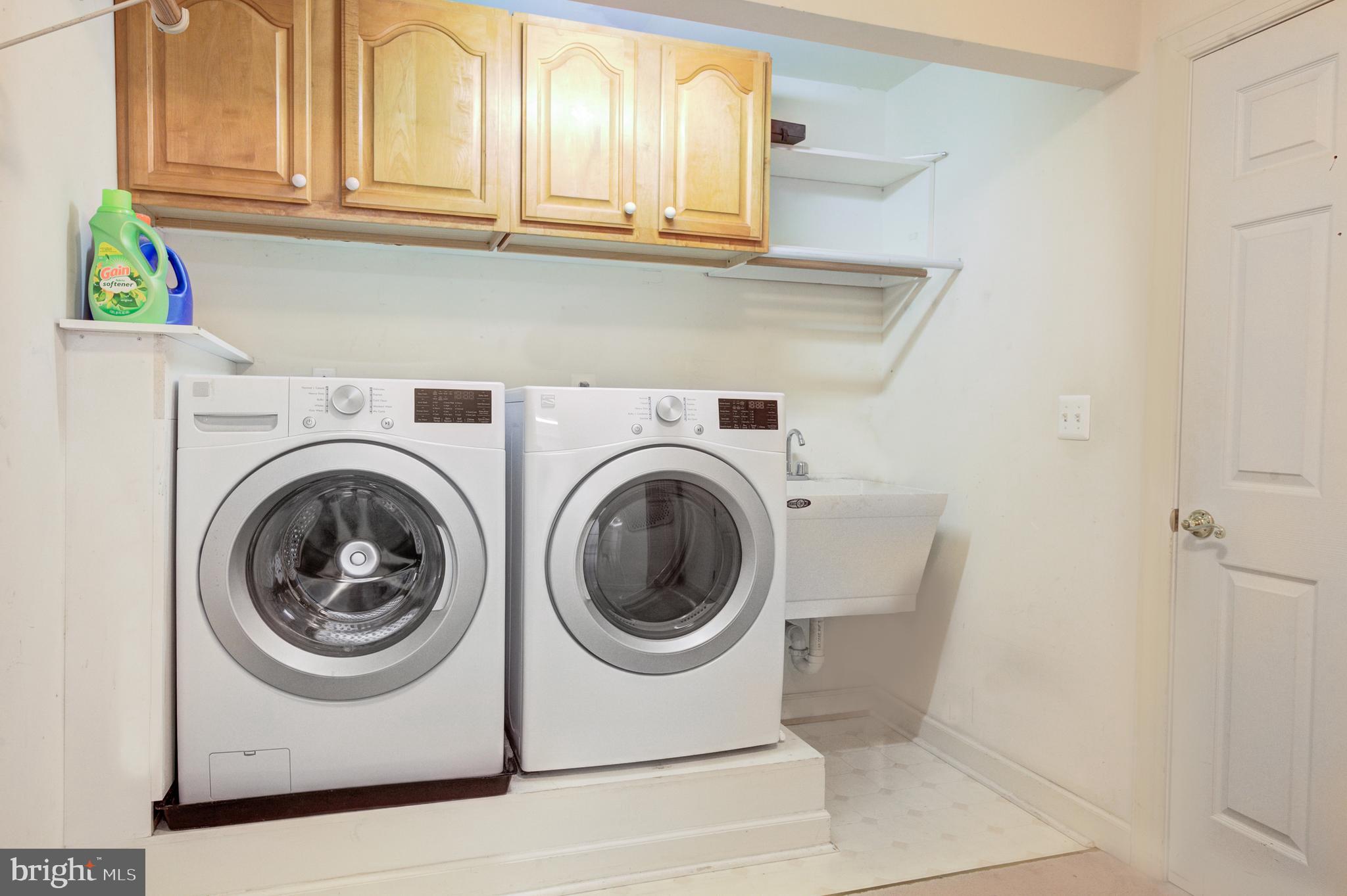 LA VISTA MANOR - Residential