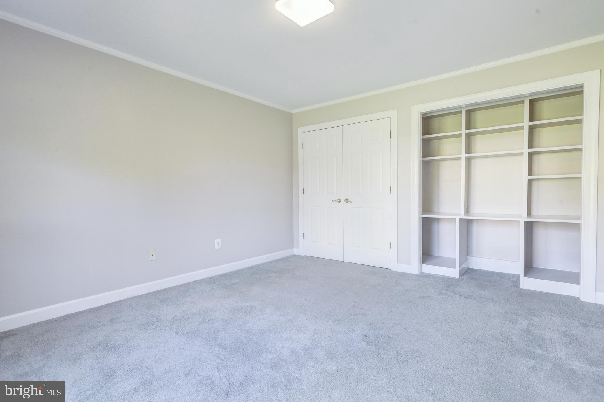 LA VISTA MANOR - Residential