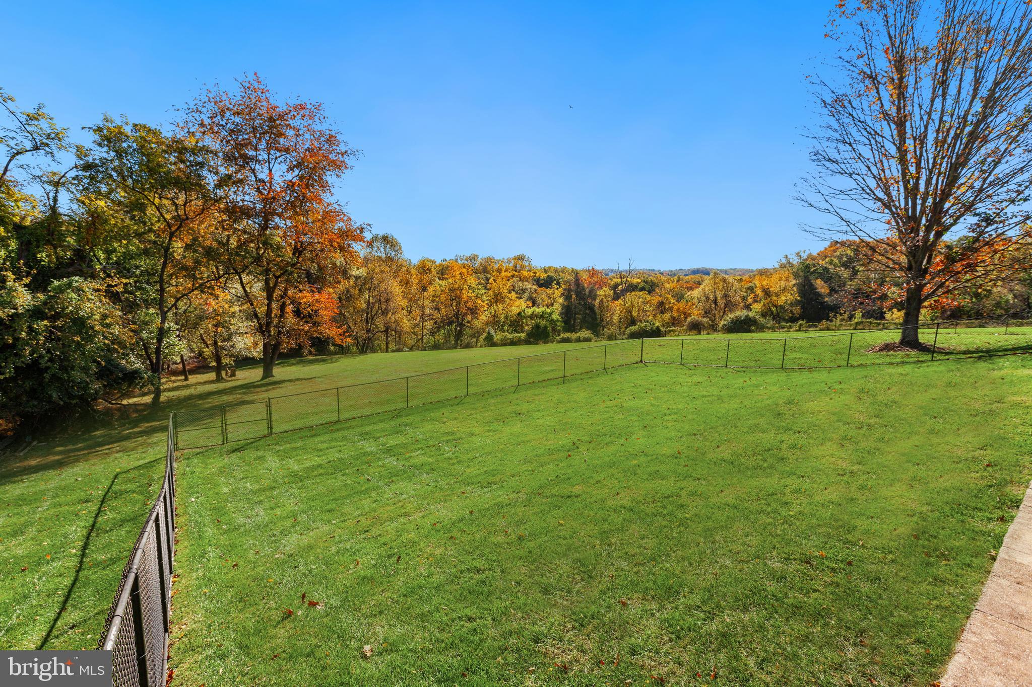 LA VISTA MANOR - Residential