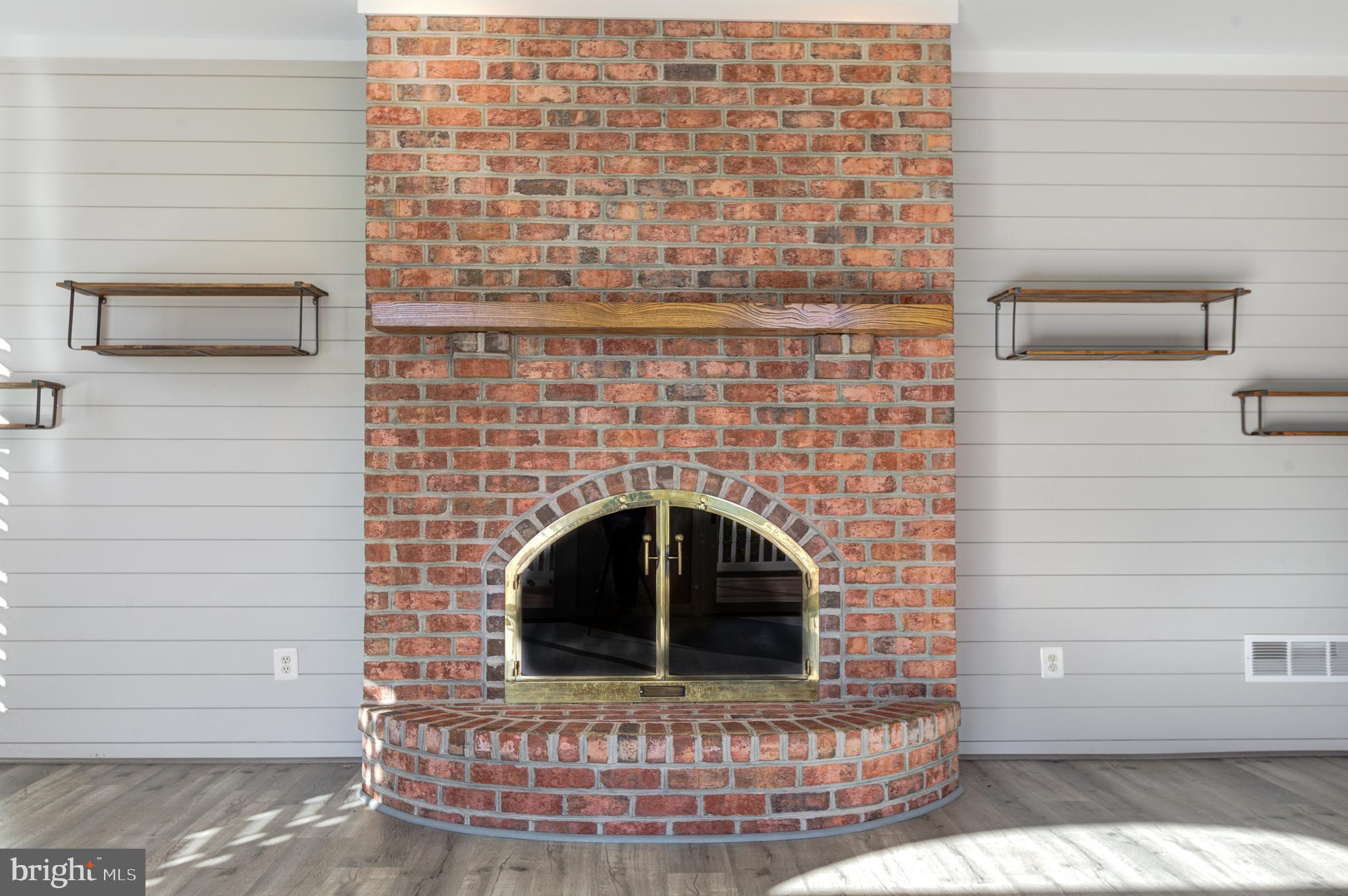 LA VISTA MANOR - Residential