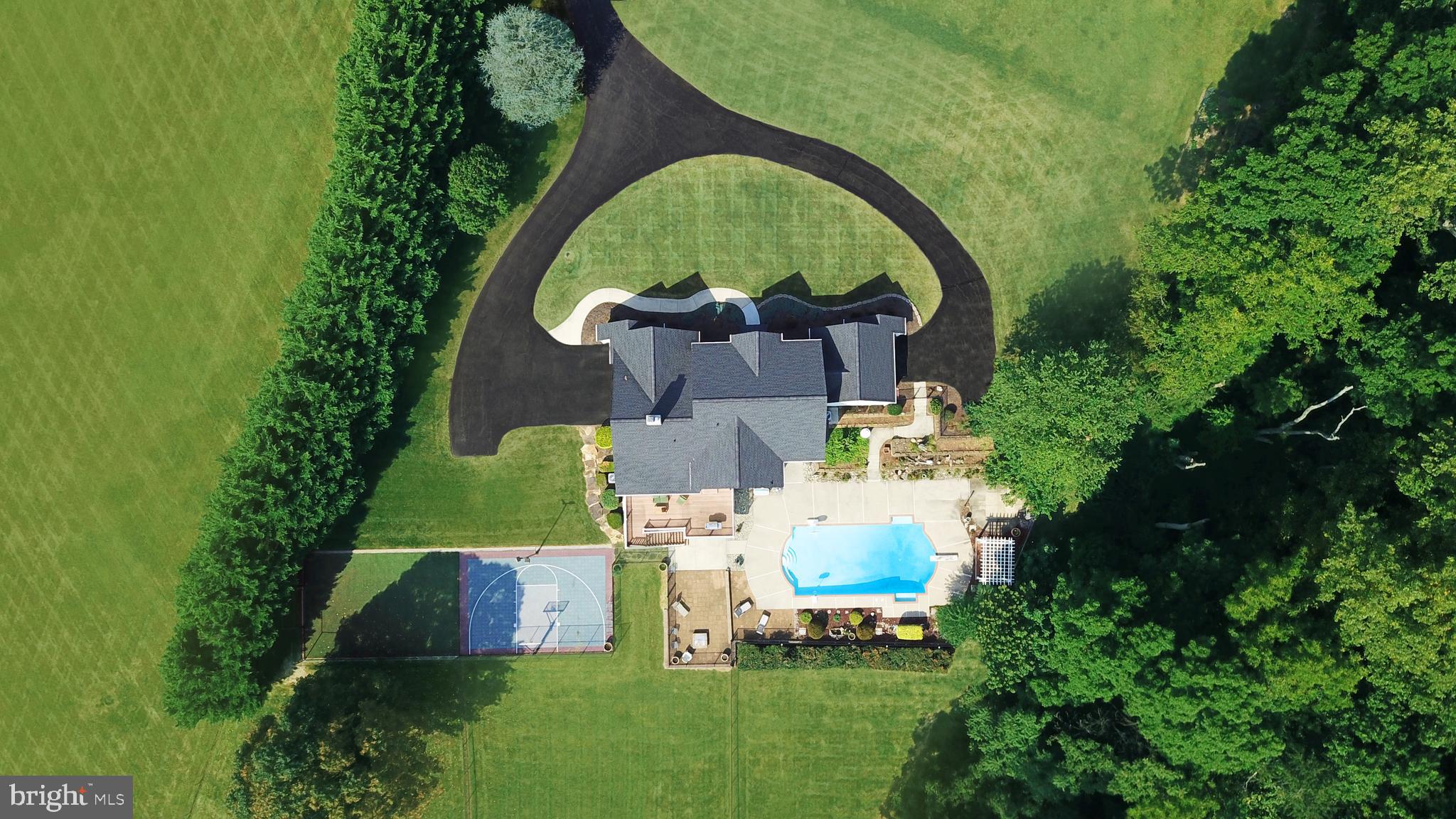 LA VISTA MANOR - Residential