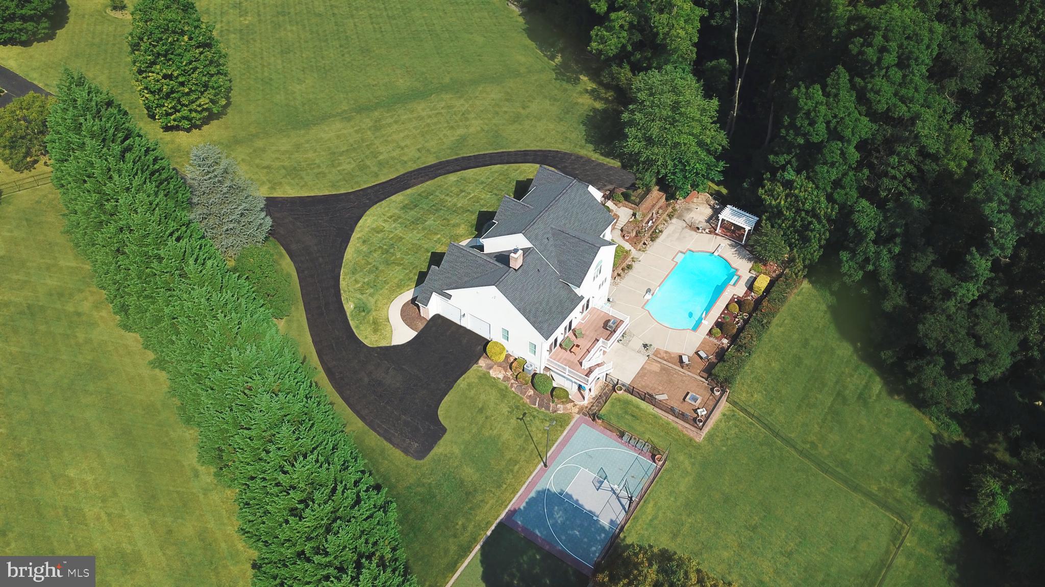 LA VISTA MANOR - Residential