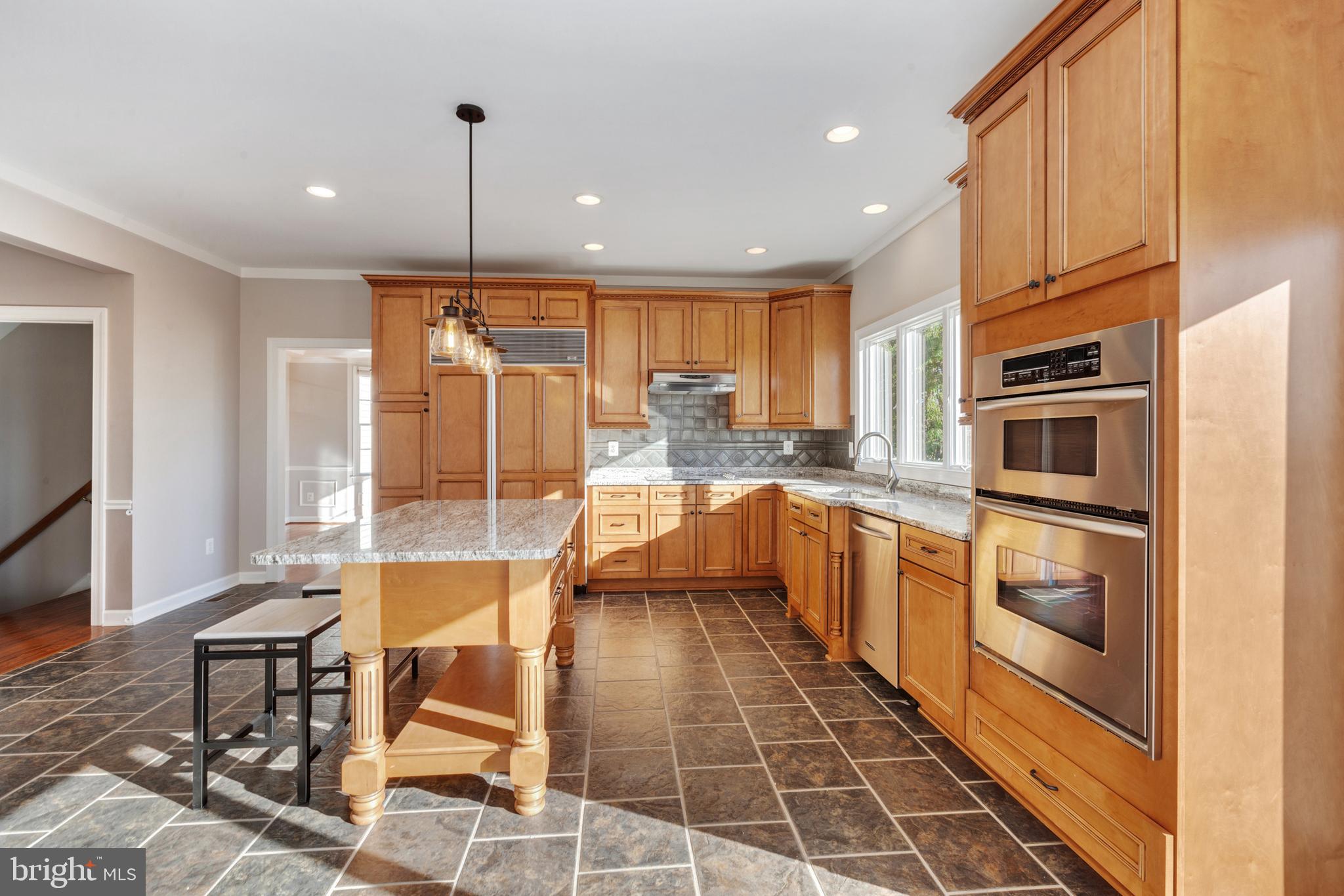 LA VISTA MANOR - Residential