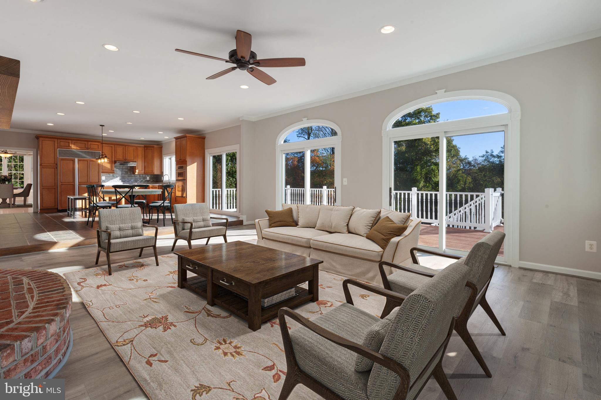 LA VISTA MANOR - Residential