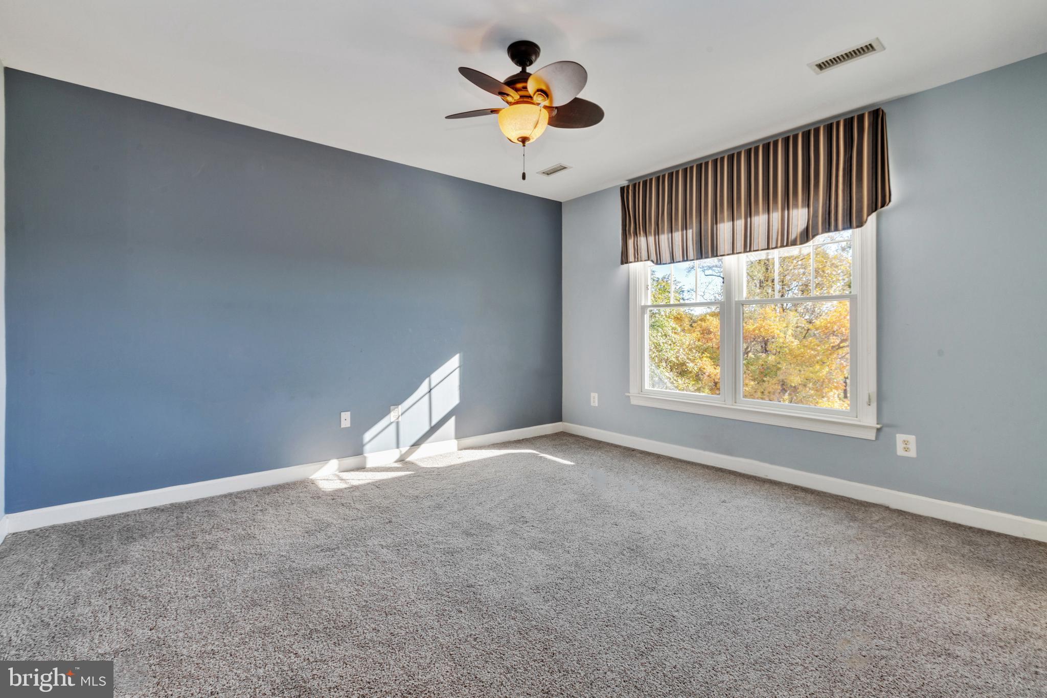 LA VISTA MANOR - Residential