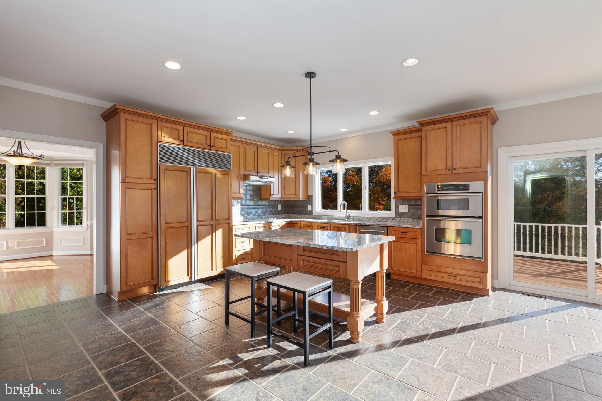 LA VISTA MANOR - Residential