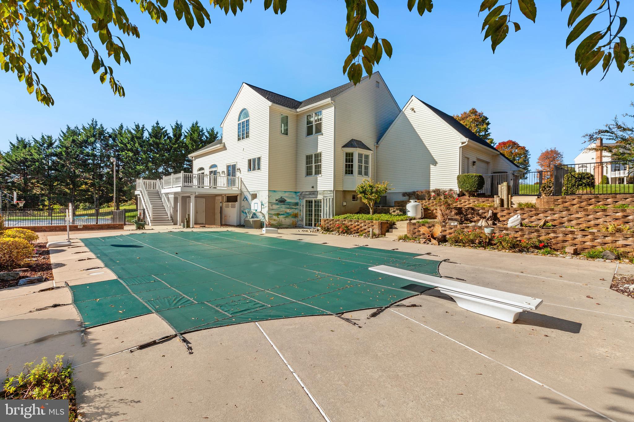 LA VISTA MANOR - Residential