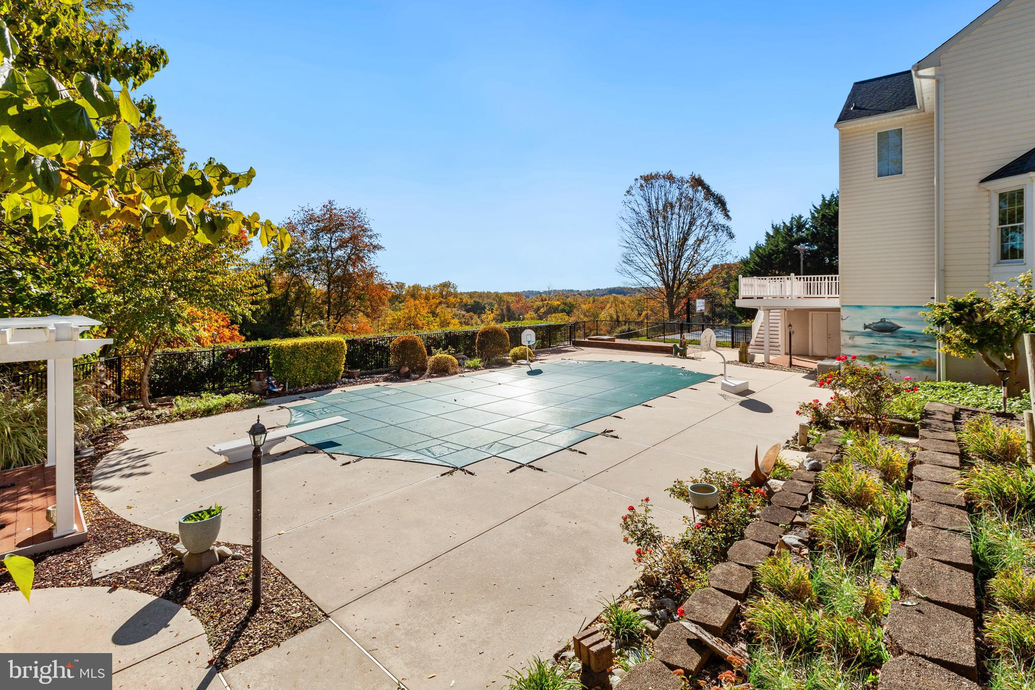 LA VISTA MANOR - Residential