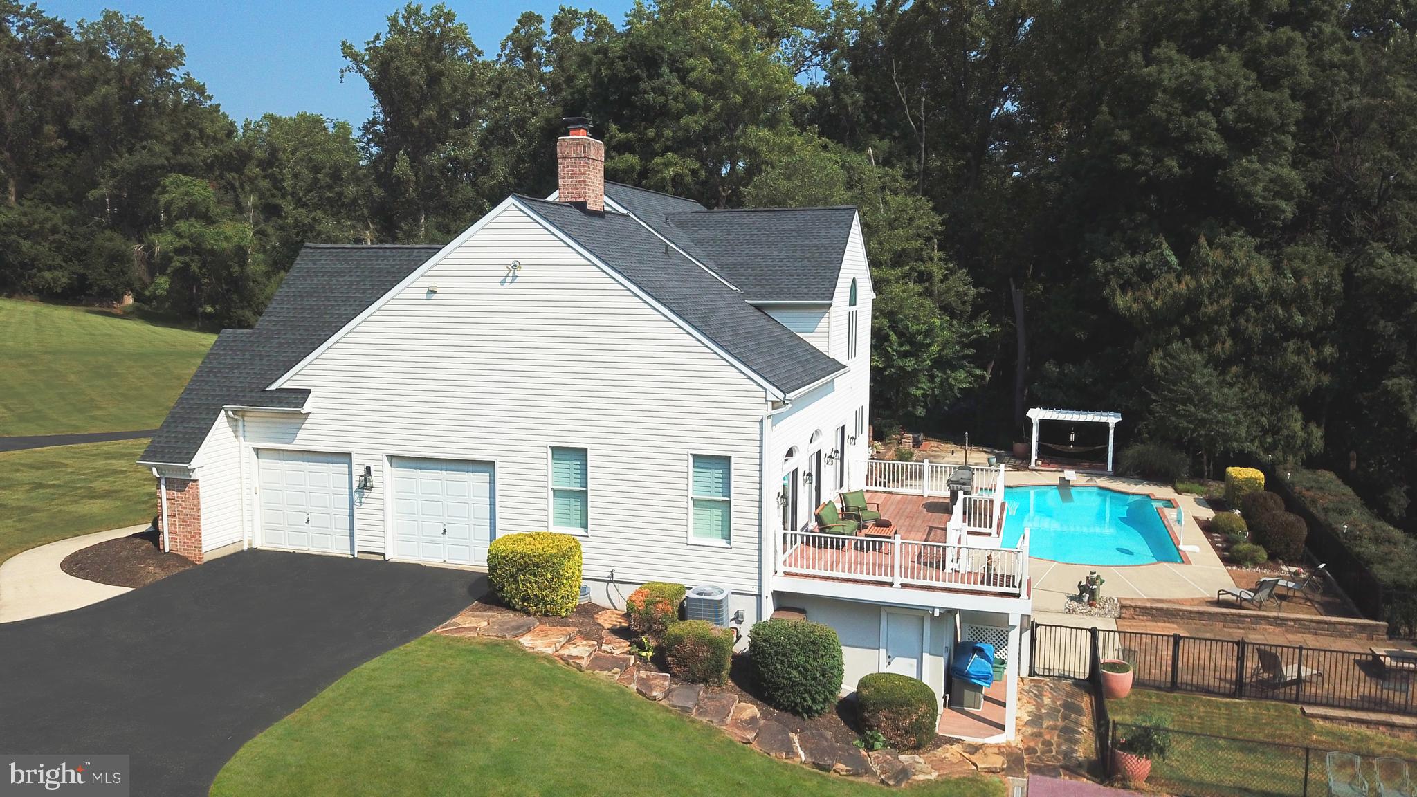 LA VISTA MANOR - Residential