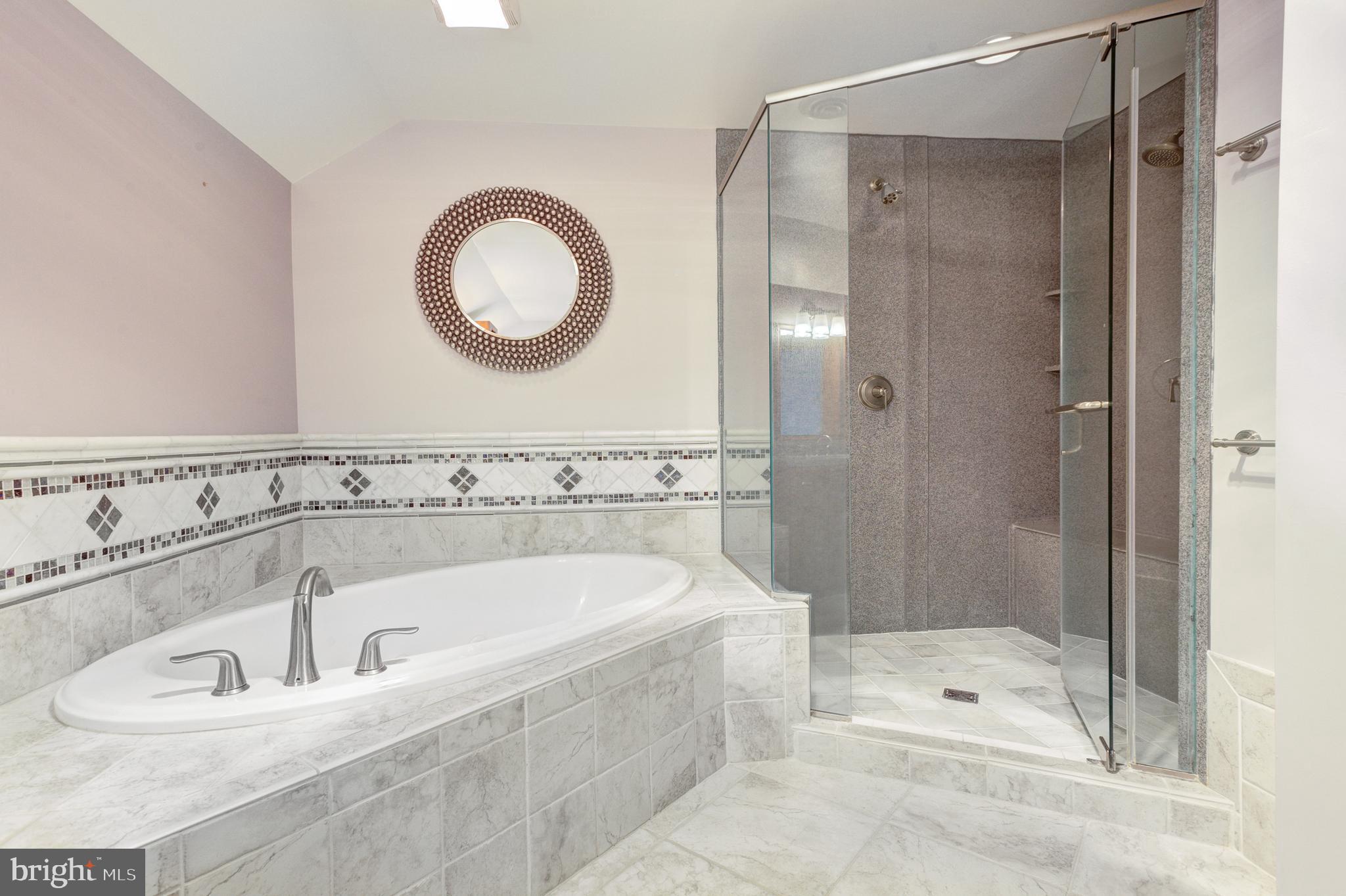 LA VISTA MANOR - Residential