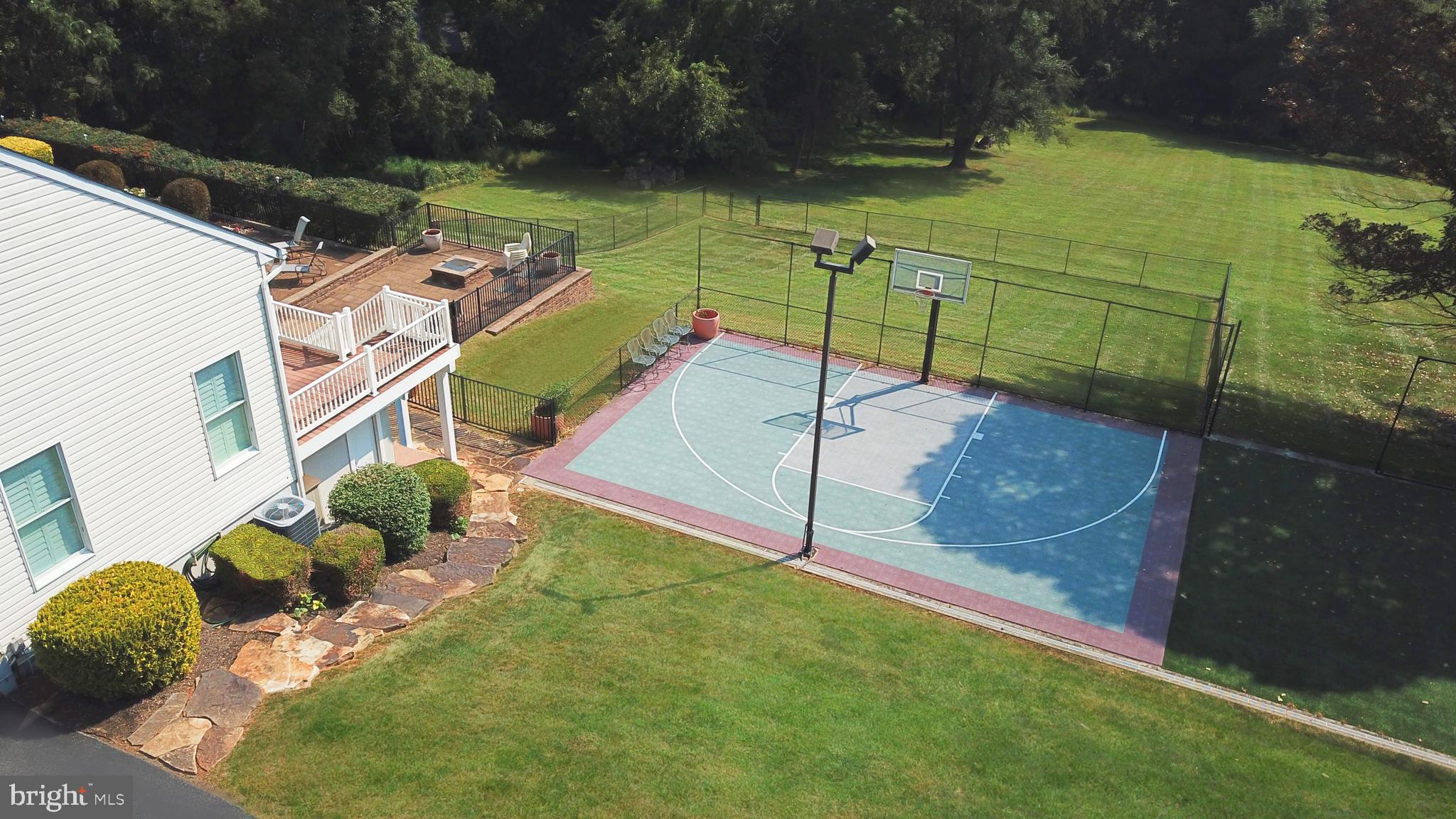 LA VISTA MANOR - Residential