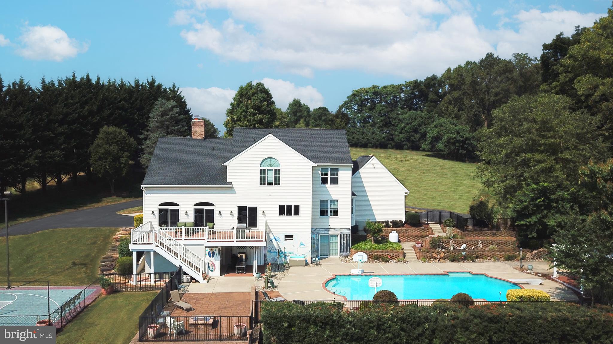 LA VISTA MANOR - Residential