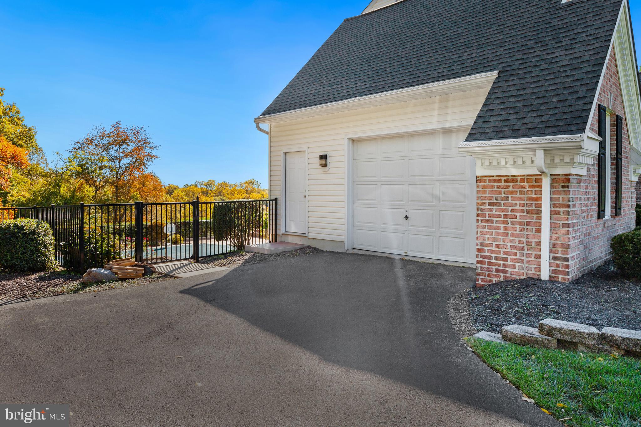 LA VISTA MANOR - Residential