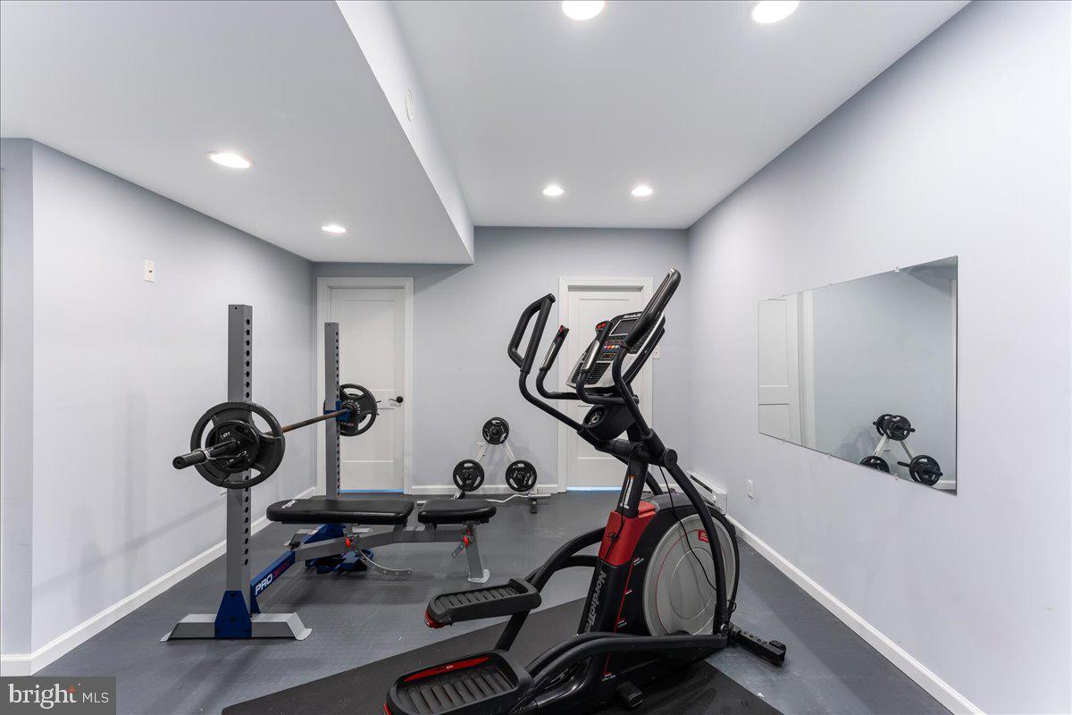 HUNTERS CREEK - Residential