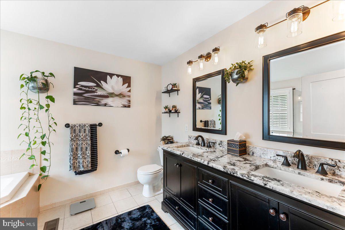 HUNTERS CREEK - Residential