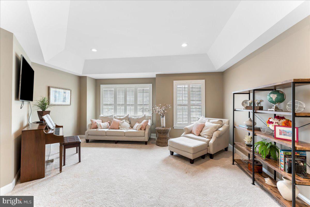 HUNTERS CREEK - Residential