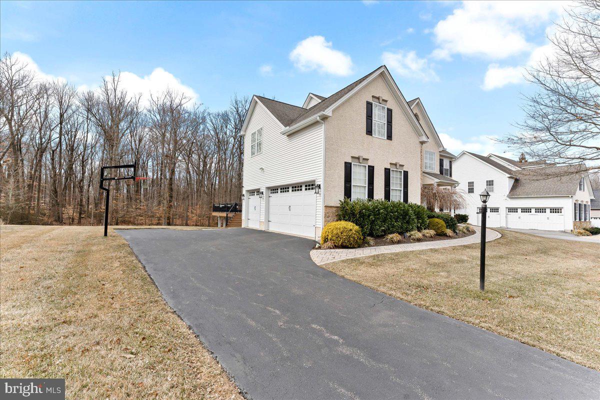 HUNTERS CREEK - Residential