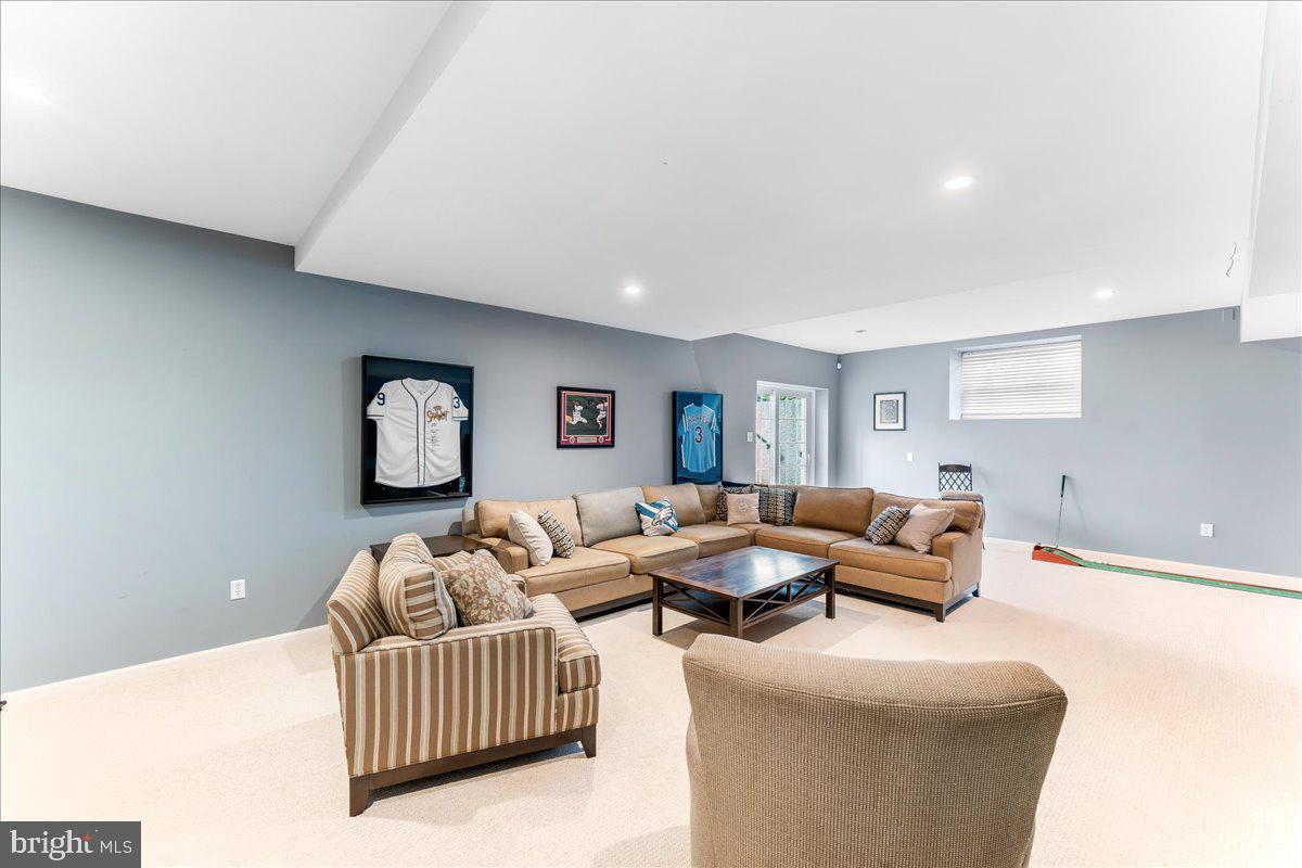 HUNTERS CREEK - Residential