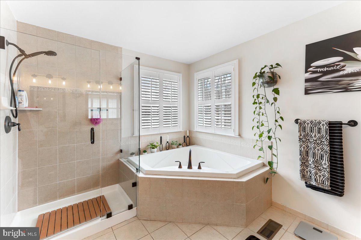 HUNTERS CREEK - Residential