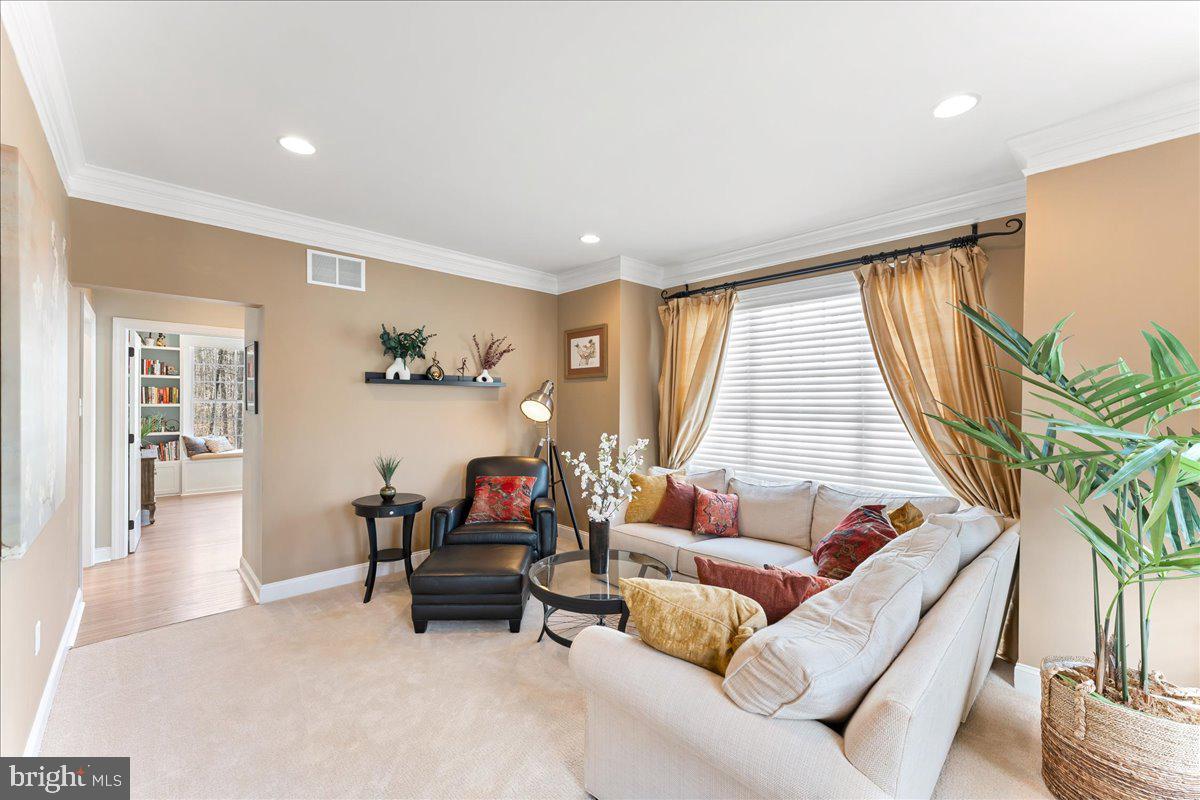 HUNTERS CREEK - Residential