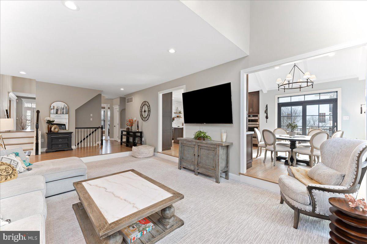 HUNTERS CREEK - Residential