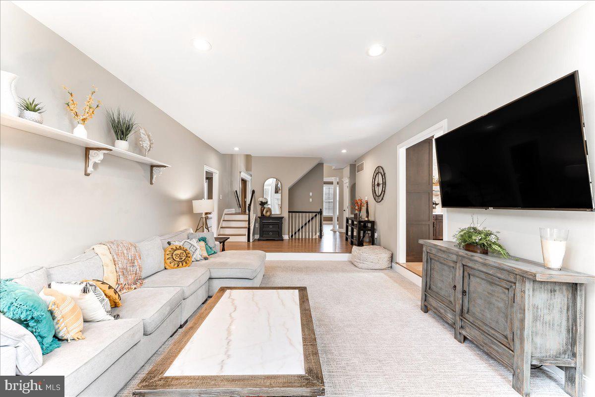 HUNTERS CREEK - Residential