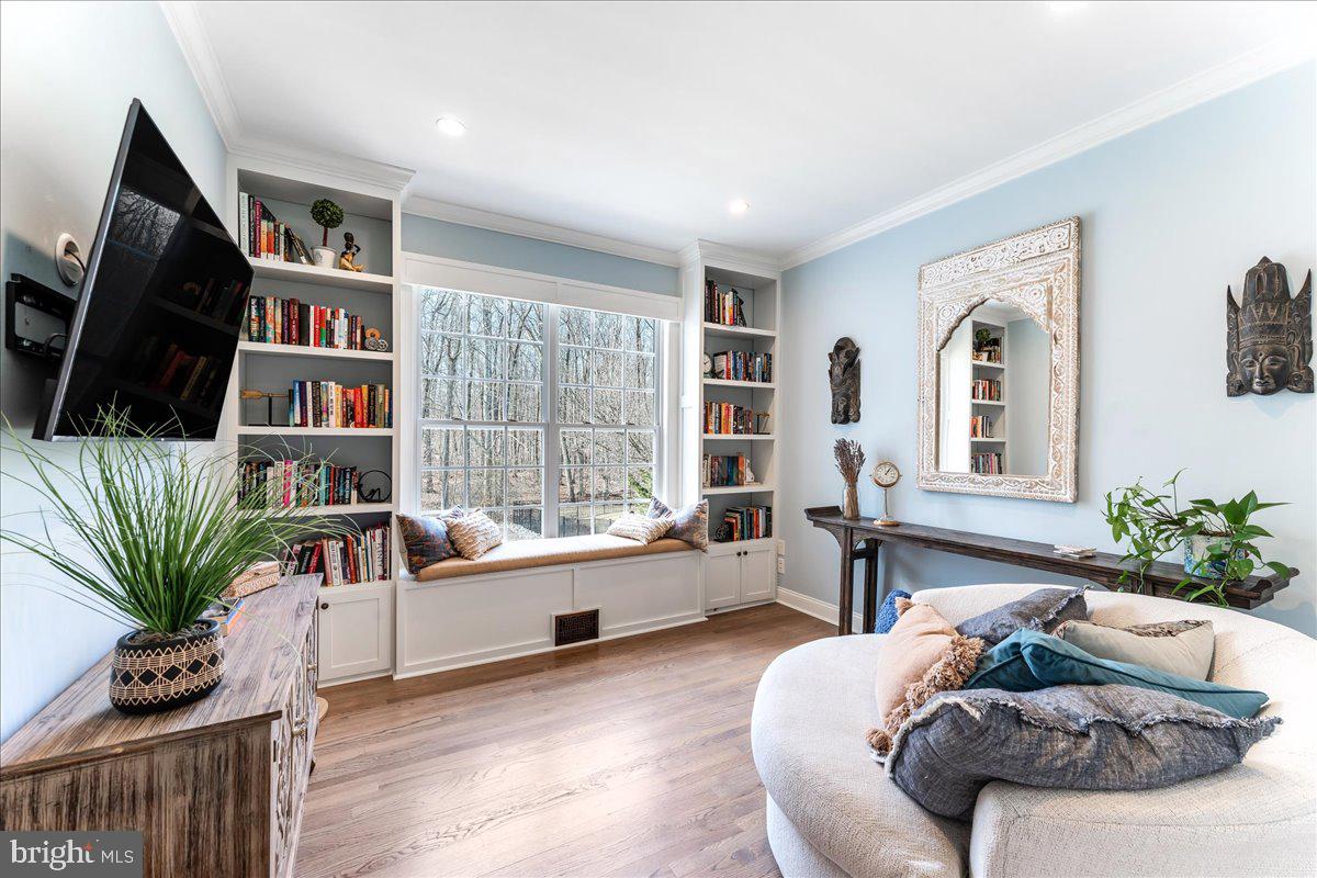 HUNTERS CREEK - Residential