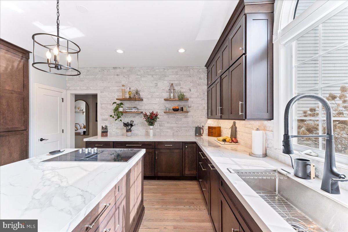 HUNTERS CREEK - Residential