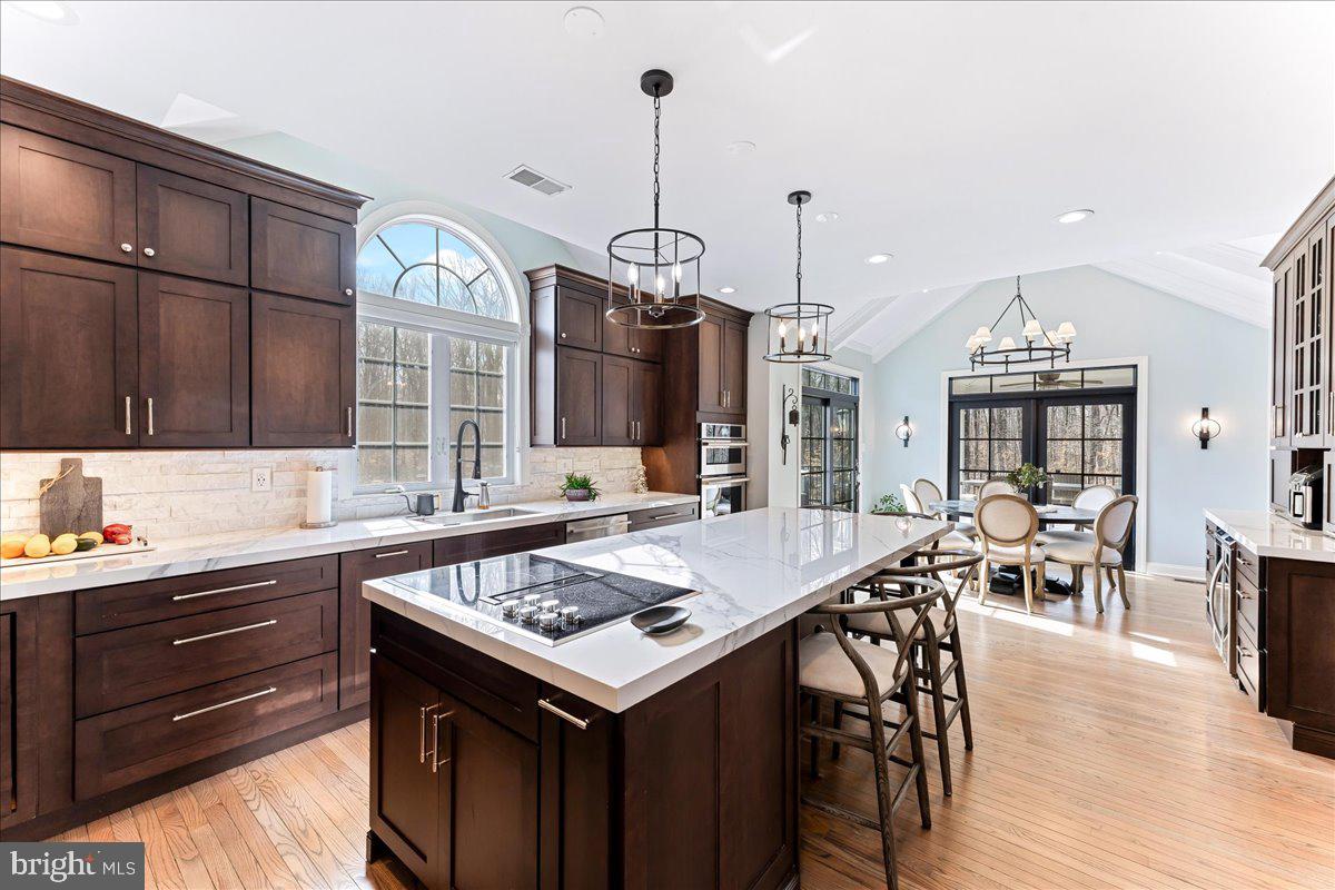 HUNTERS CREEK - Residential