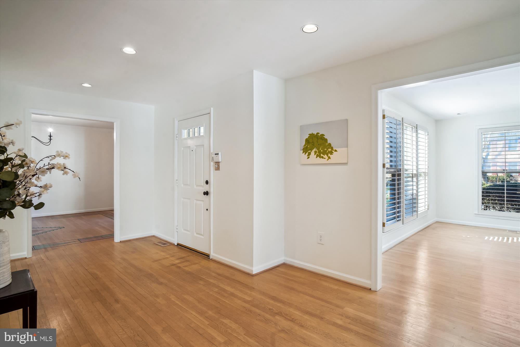 LUXMANOR - Residential