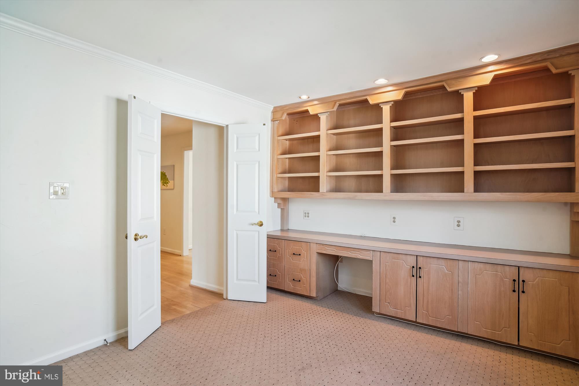 LUXMANOR - Residential