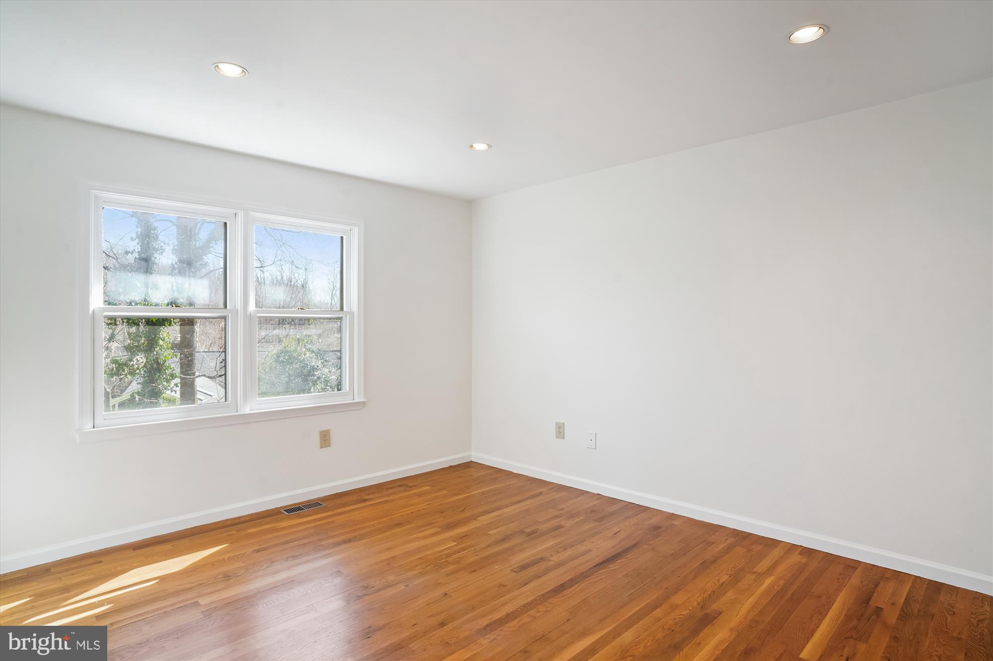 LUXMANOR - Residential