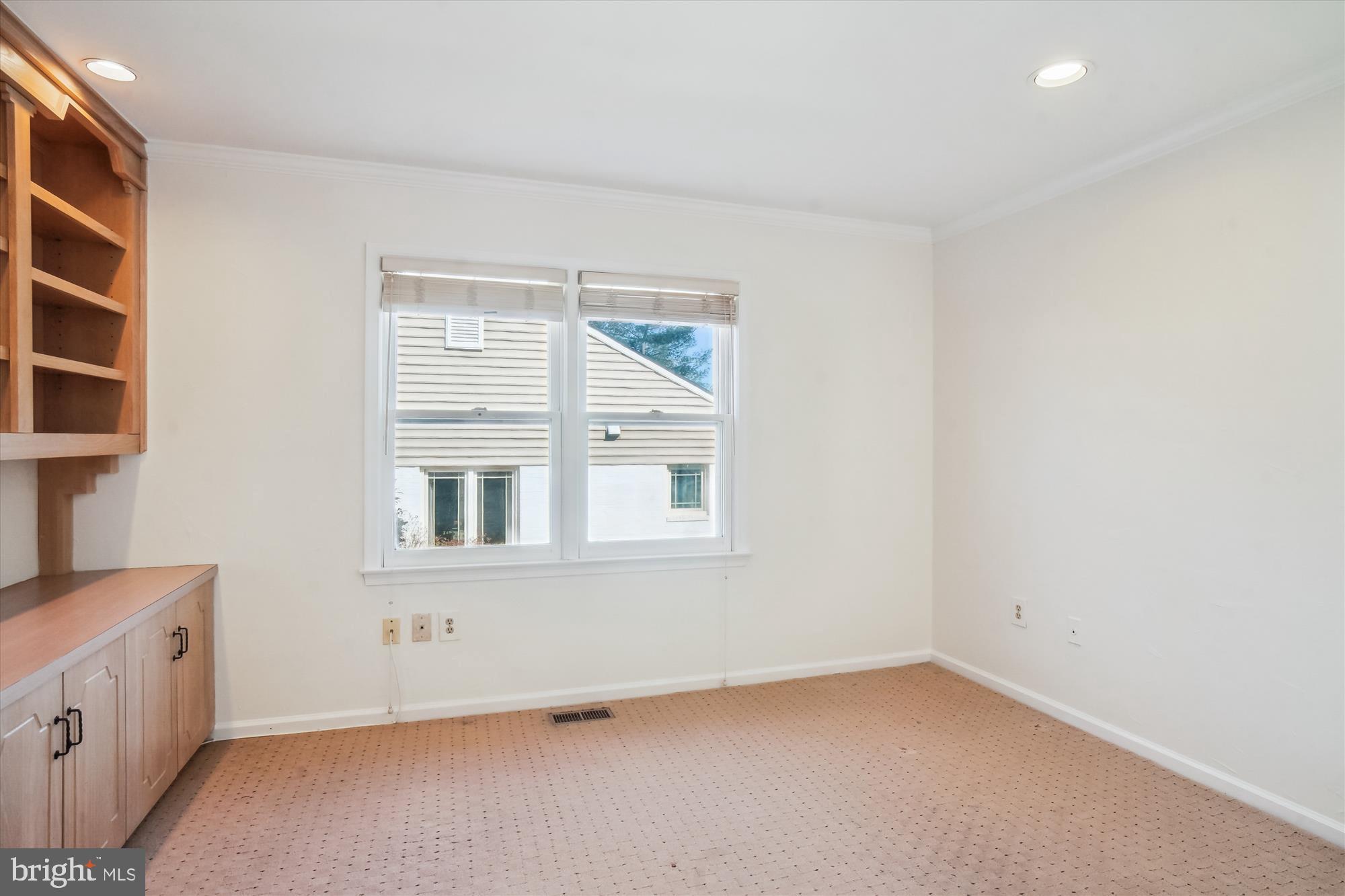 LUXMANOR - Residential