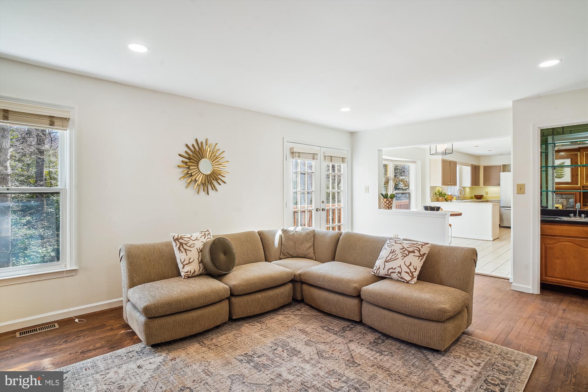 LUXMANOR - Residential