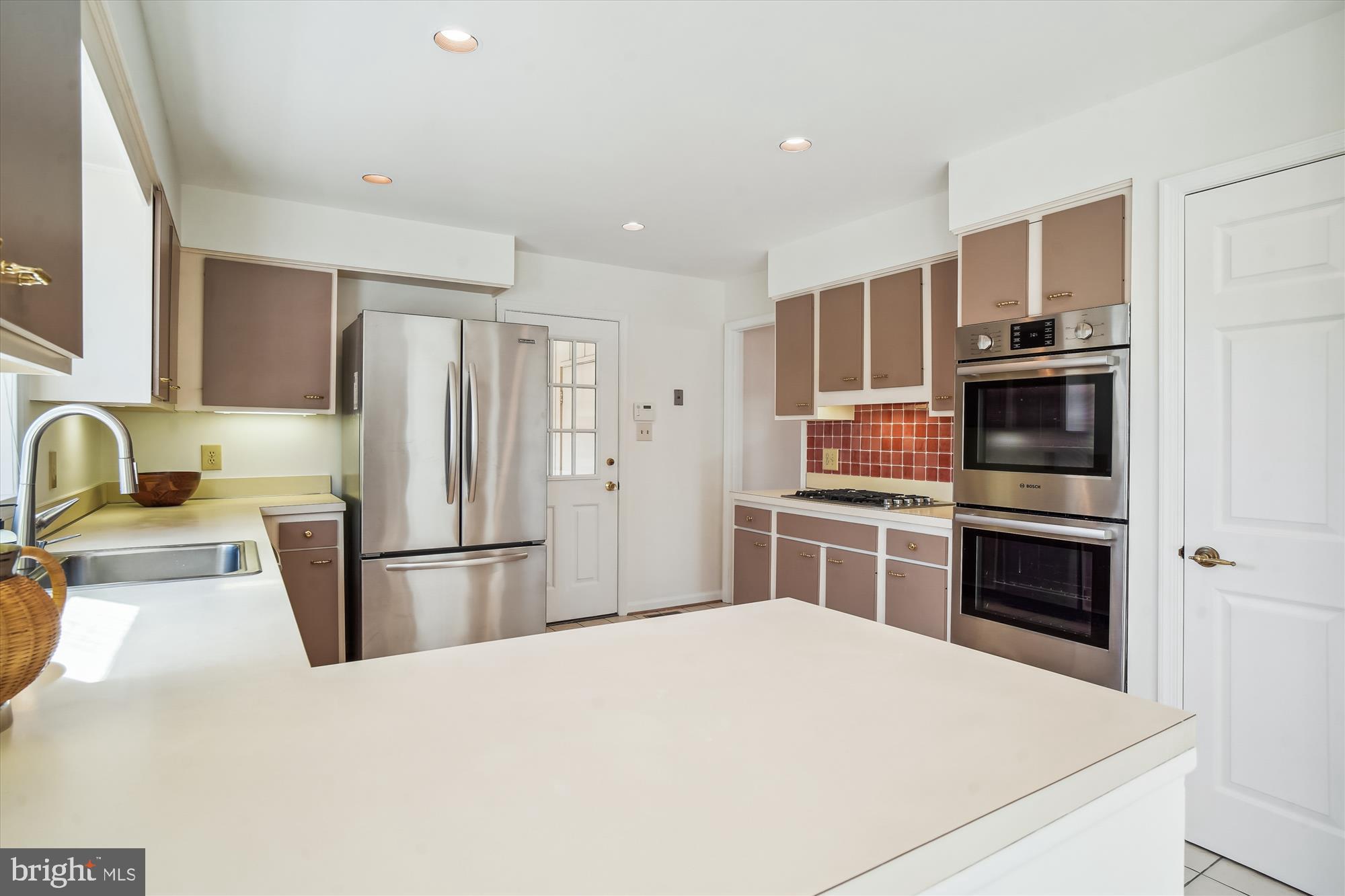 LUXMANOR - Residential