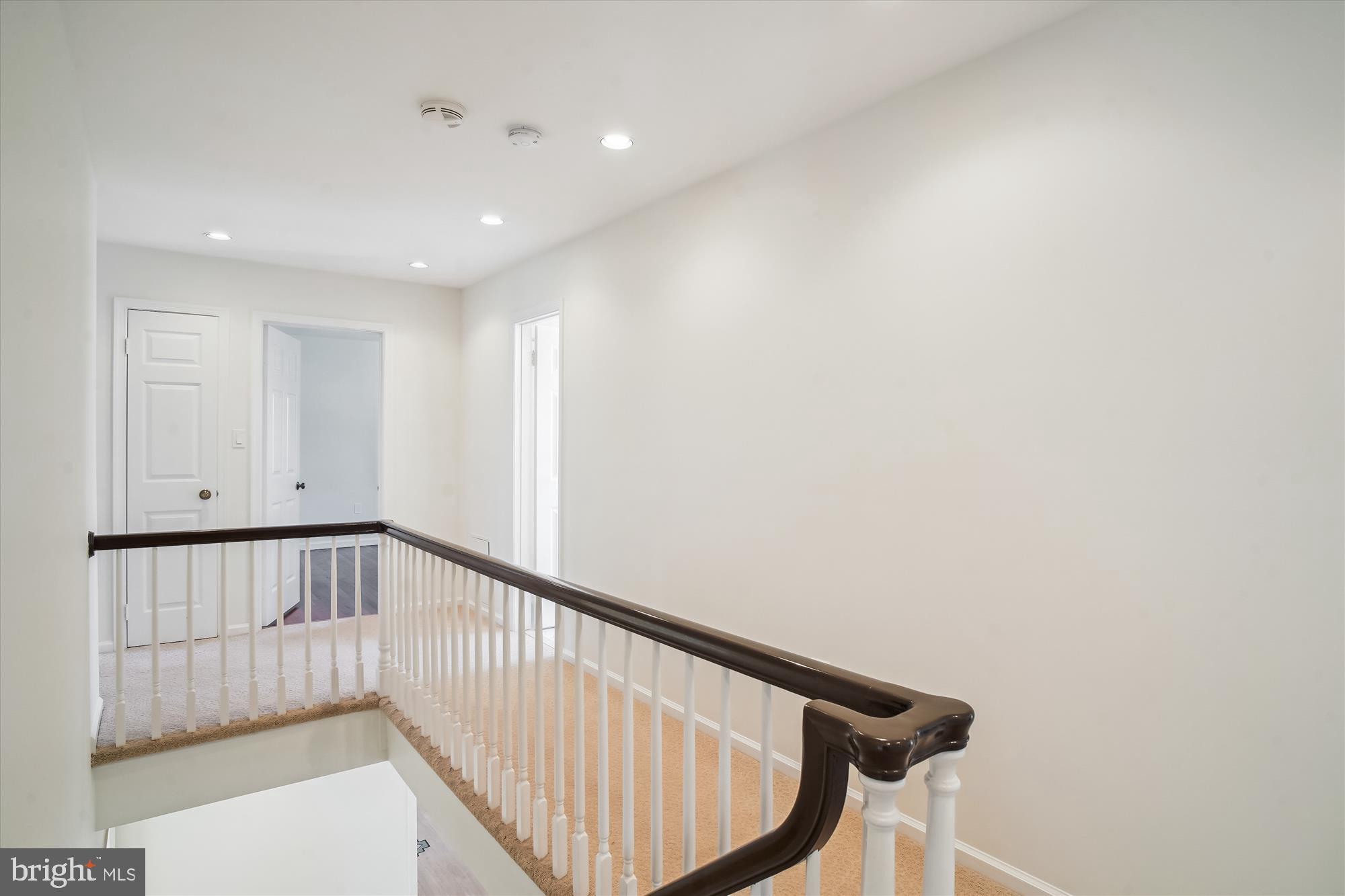 LUXMANOR - Residential