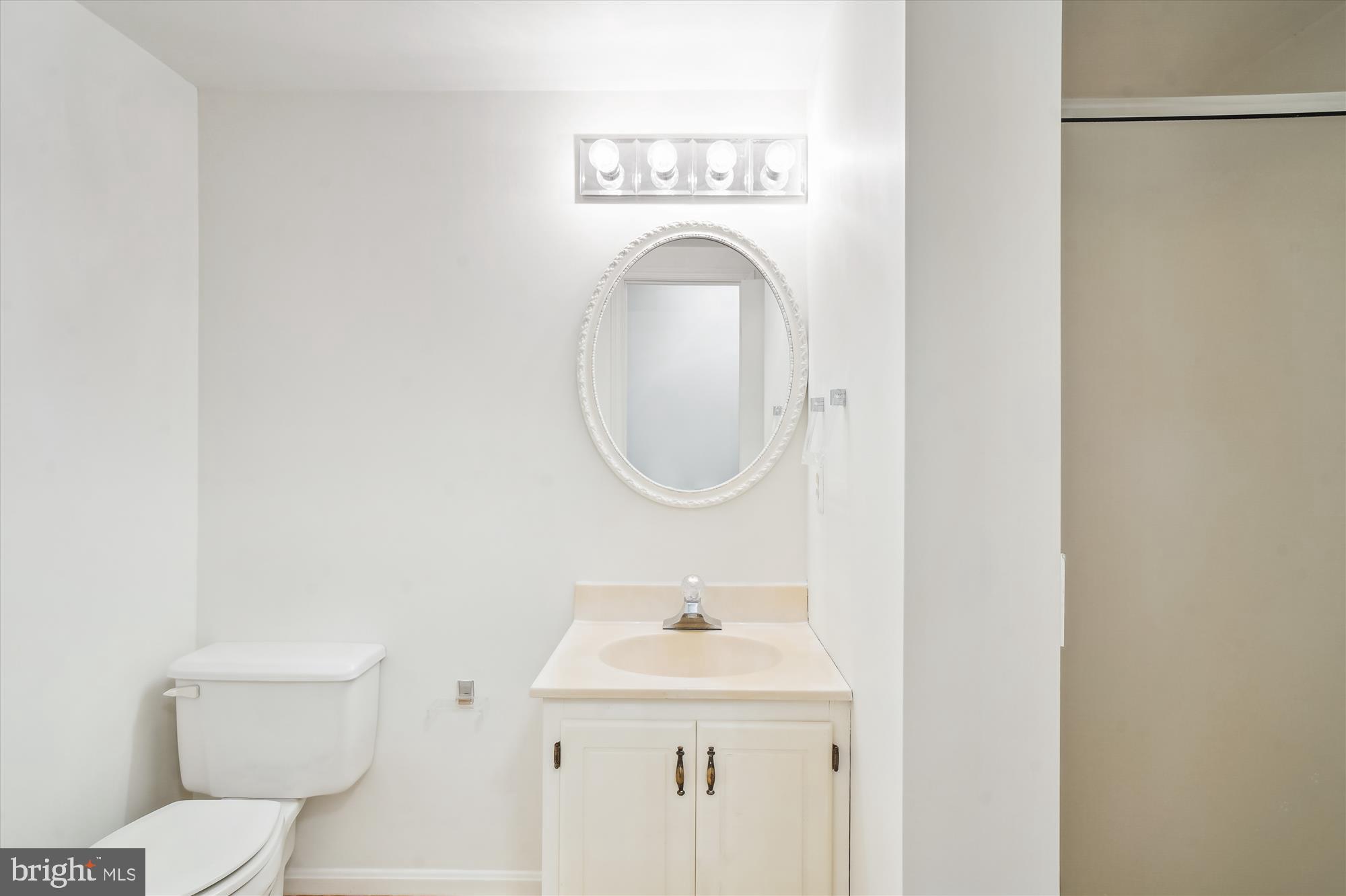 LUXMANOR - Residential