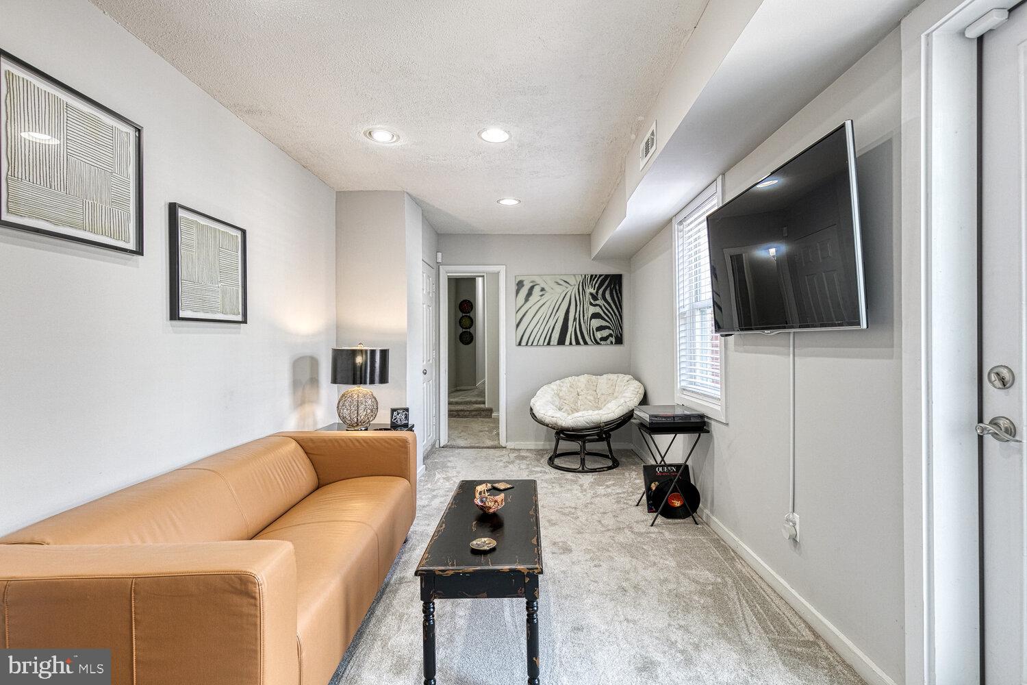 BUTCHERS HILL - Residential Lease