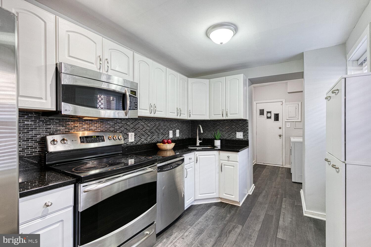 BUTCHERS HILL - Residential Lease