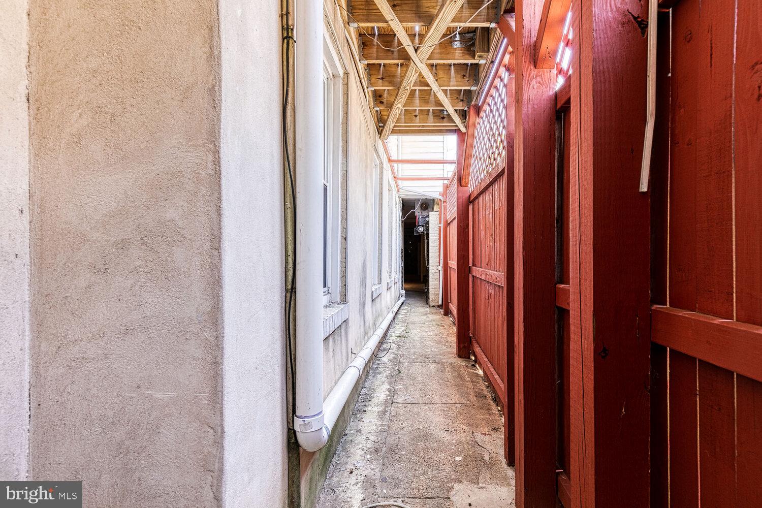 BUTCHERS HILL - Residential Lease