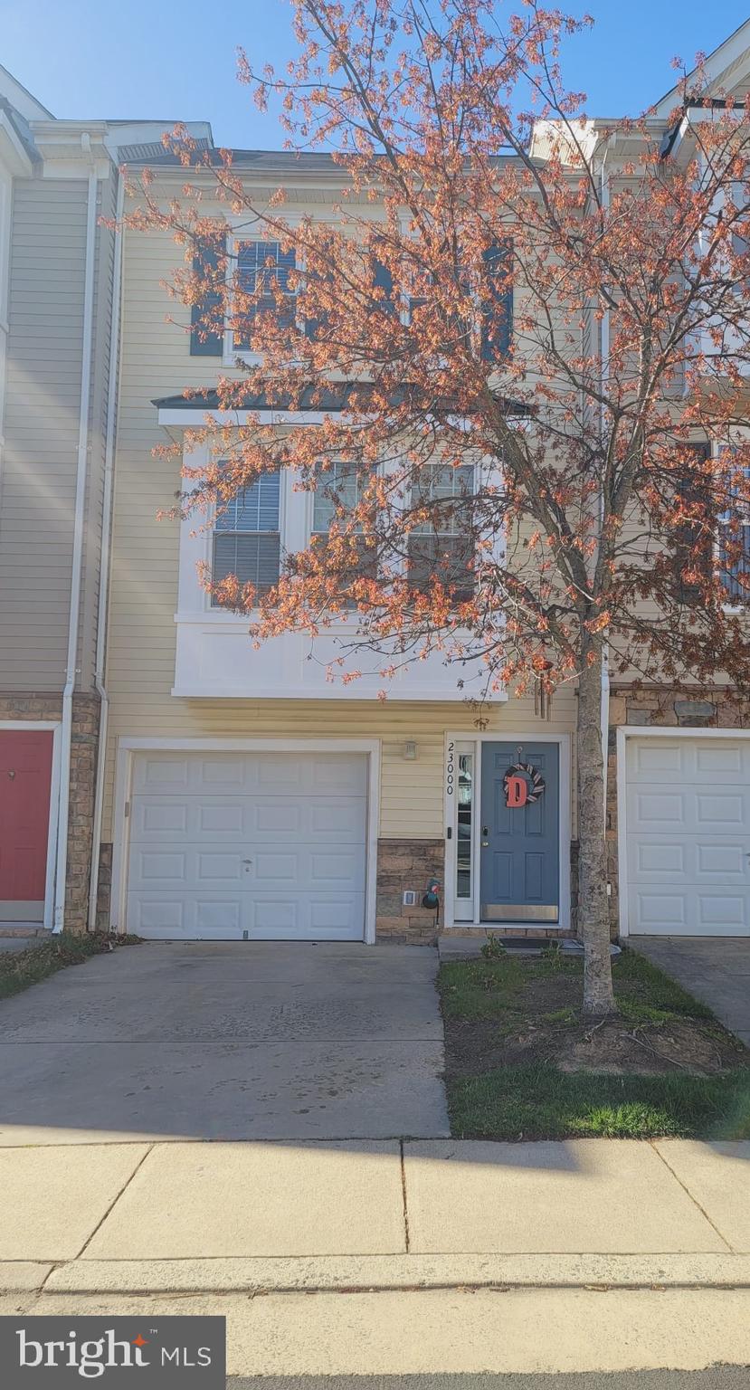 PARKSIDE AT DULLES - Residential